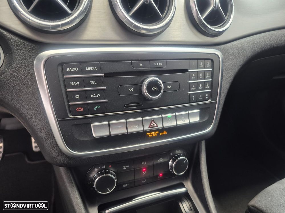 Mercedes-Benz CLA 200 d Shooting Brake AMG Line Aut. - 16