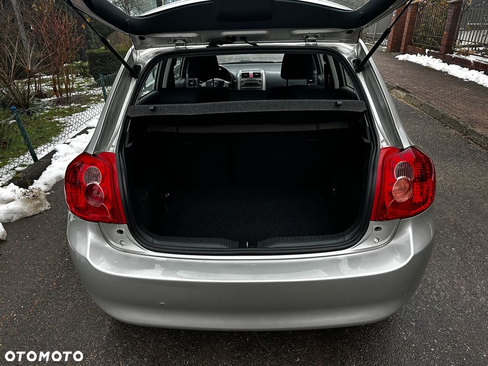 Toyota Auris 1.6 VVT-i Executive - 12