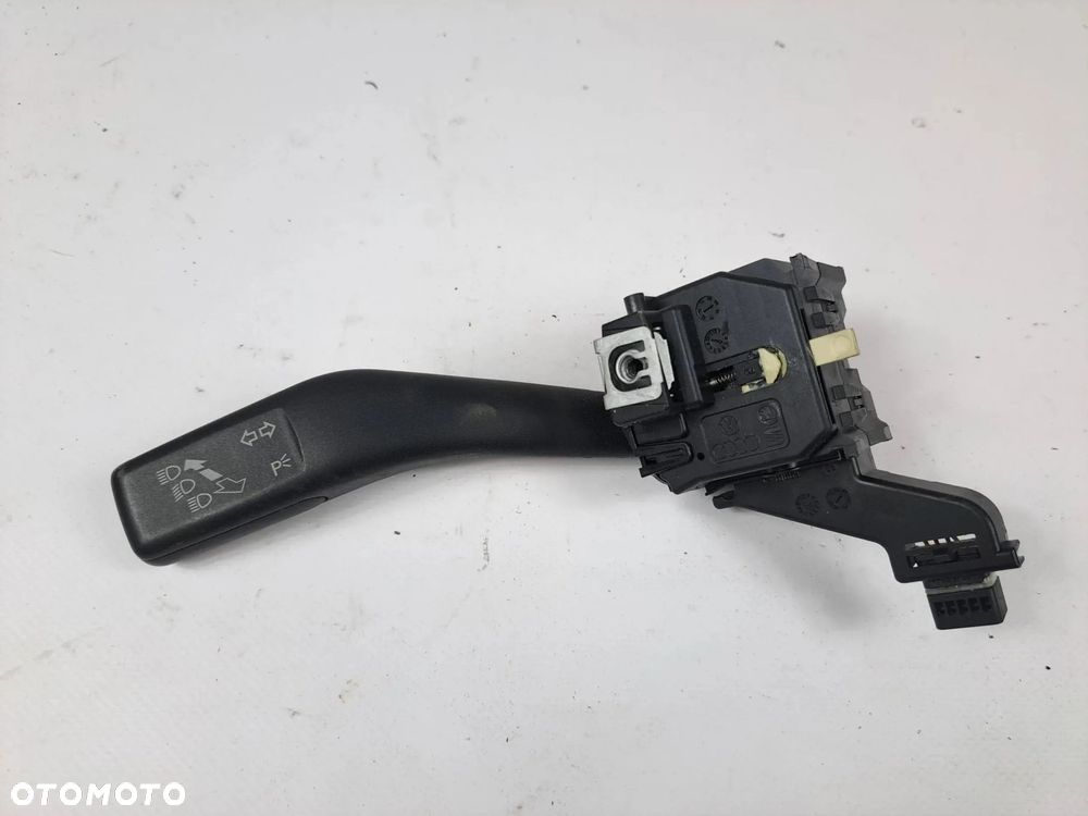 PRZEŁĄCZNIK ŚWIATEŁ KIERUNKOWSKAZÓW MIGACZY VW GOLF VI 1K0953513E - 1