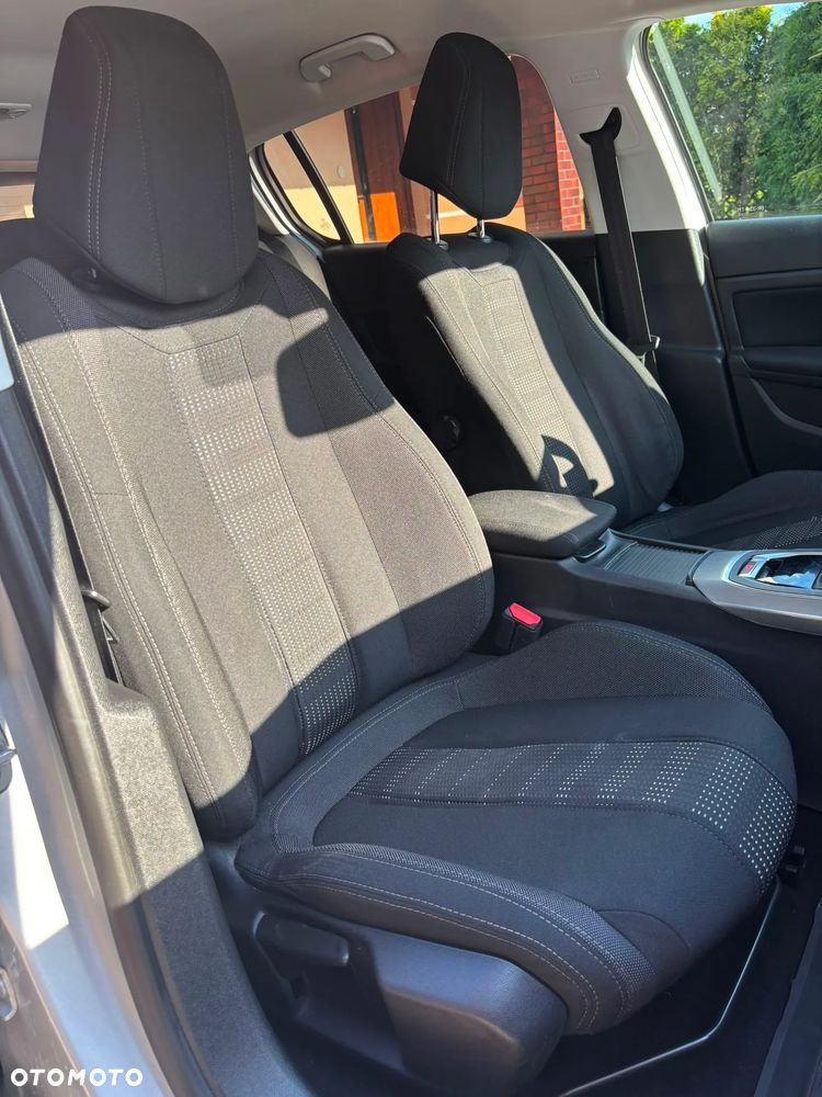 Peugeot 308 PureTech 130 Stop & Start Allure - 17