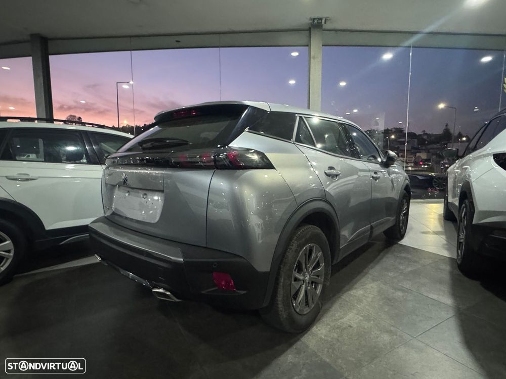 Peugeot 2008 1.2 PureTech Active EAT8 - 6