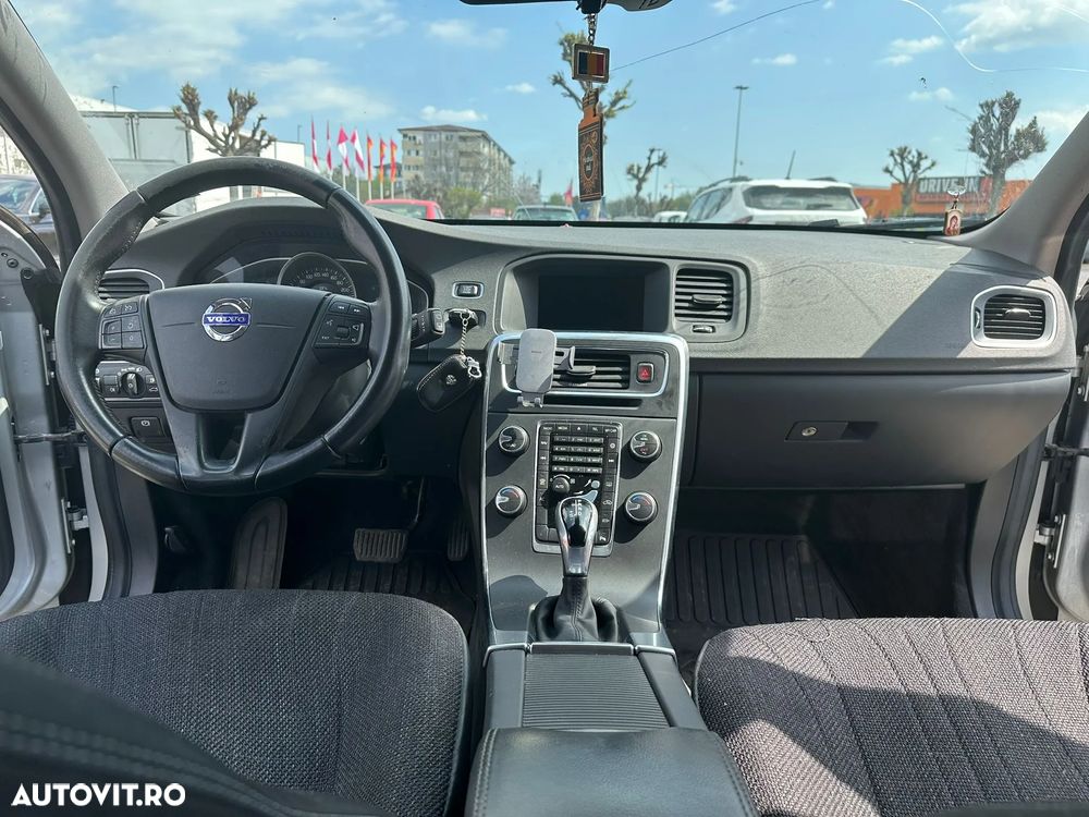 Volvo V60 D2 DRIVe Momentum - 17