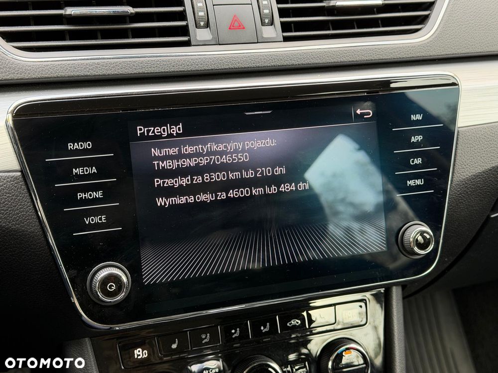 Skoda Superb 2.0 TDI SCR Ambition DSG - 29