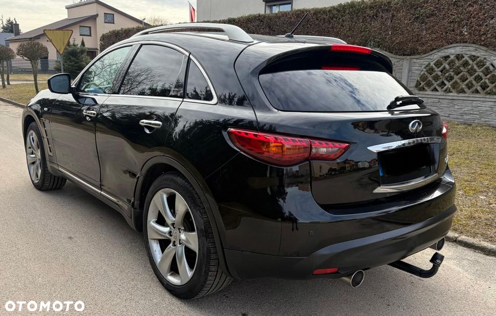 Infiniti QX70 - 4
