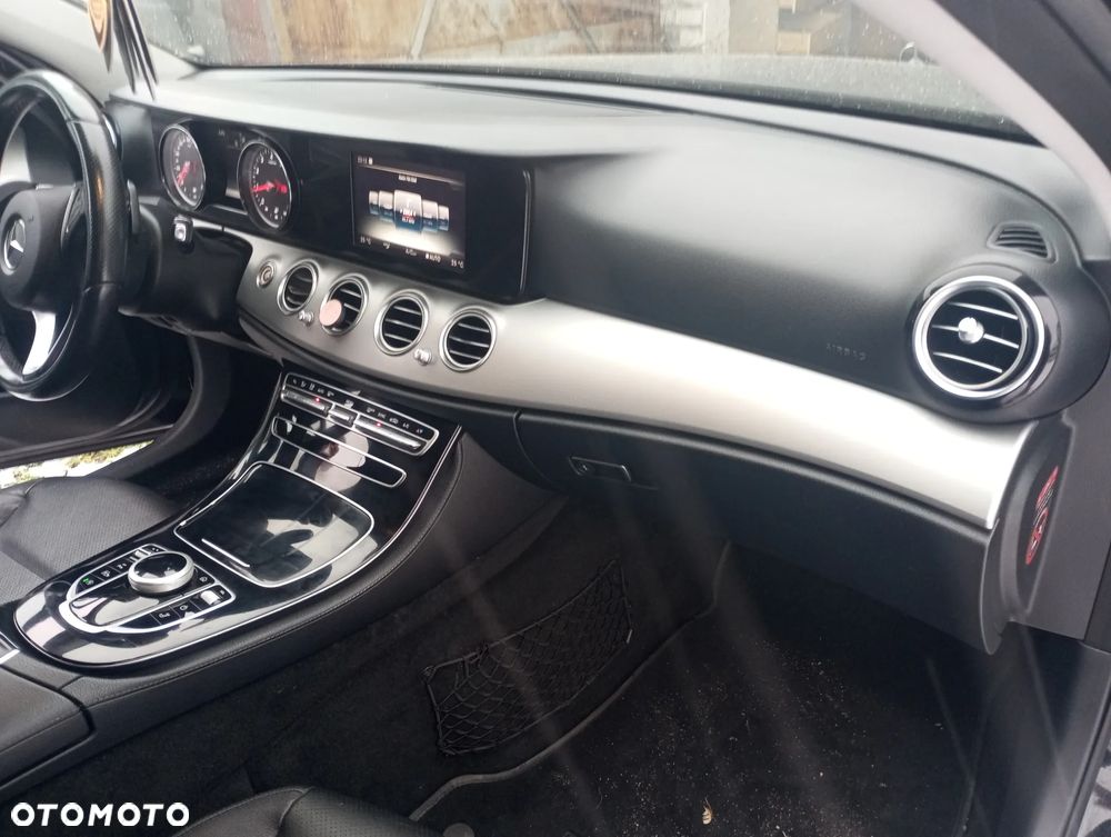 Mercedes-Benz Klasa E - 18