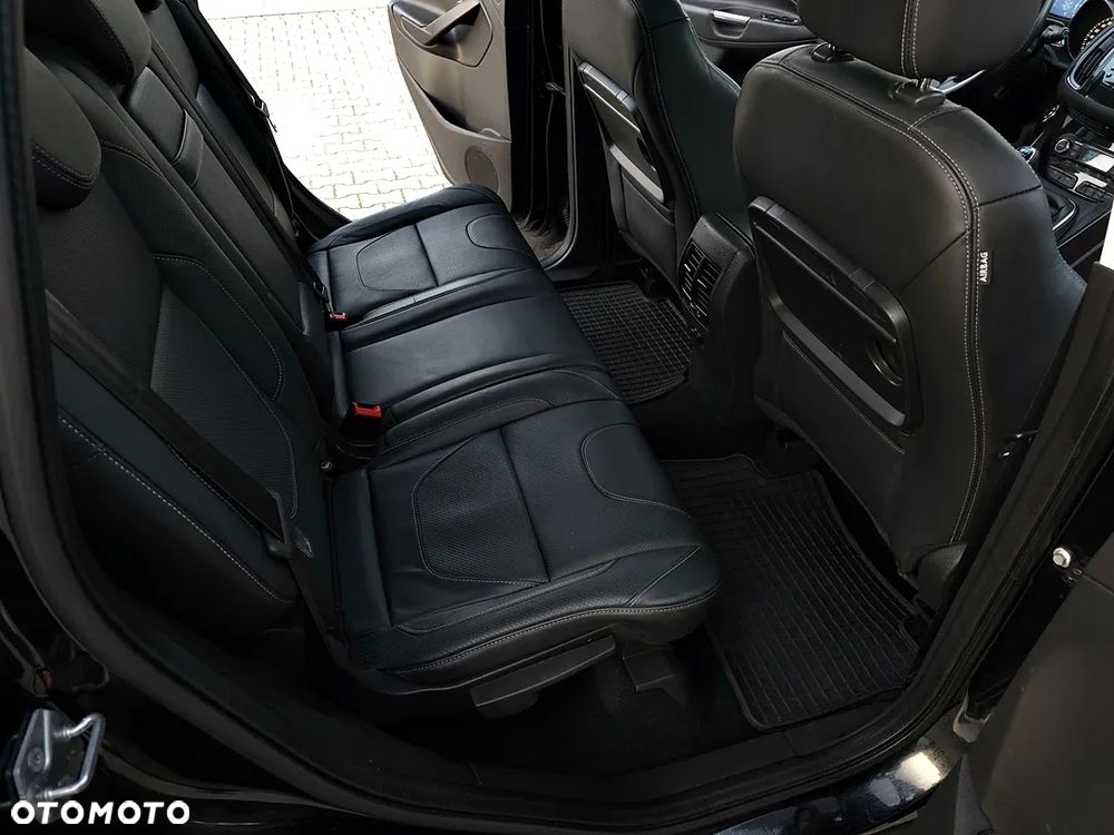 Ford Kuga 2.0 TDCi 4x4 Titanium - 34