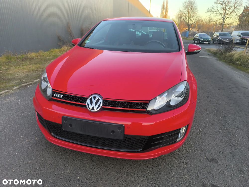 Volkswagen Golf 2.0 GTI adidas - 12