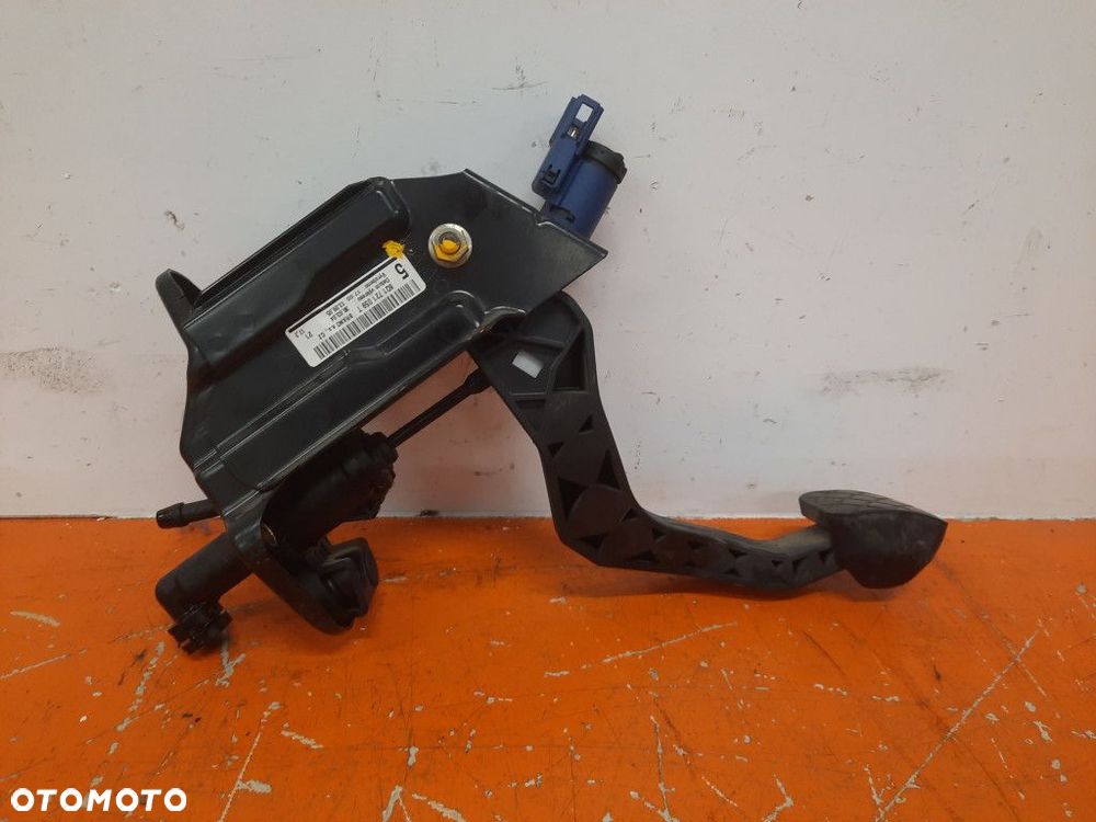 VOLKSWAGEN POLO 4 IV 05-09 PEDAŁ SPRZĘGŁA WYSPRZĘGLIK 6Q1721059T - 4