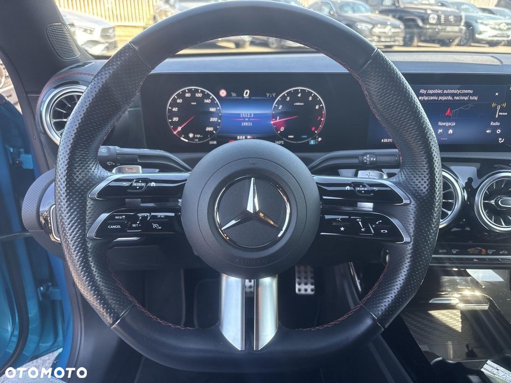 Mercedes-Benz CLA - 12