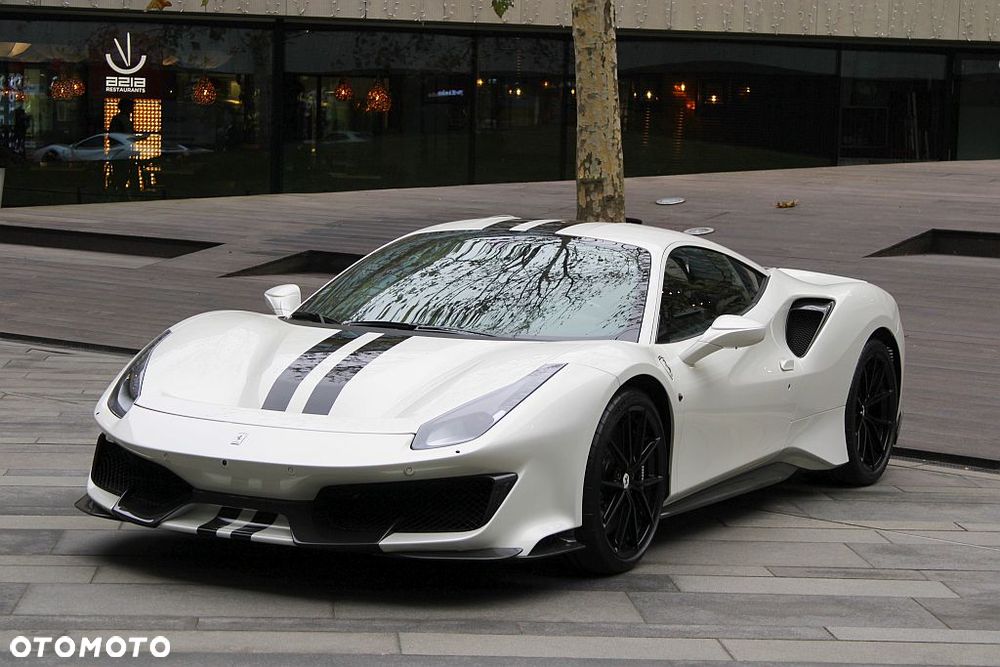 Ferrari 488 Pista - 1