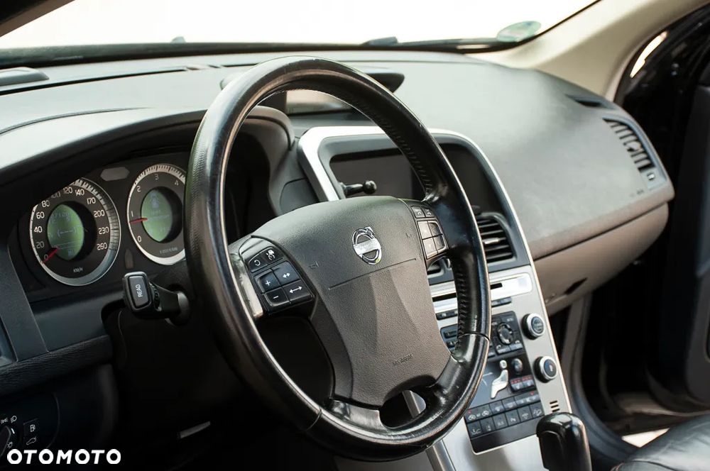 Volvo XC 60 D5 AWD - 33