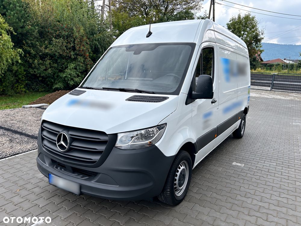Mercedes-Benz Sprinter - 1