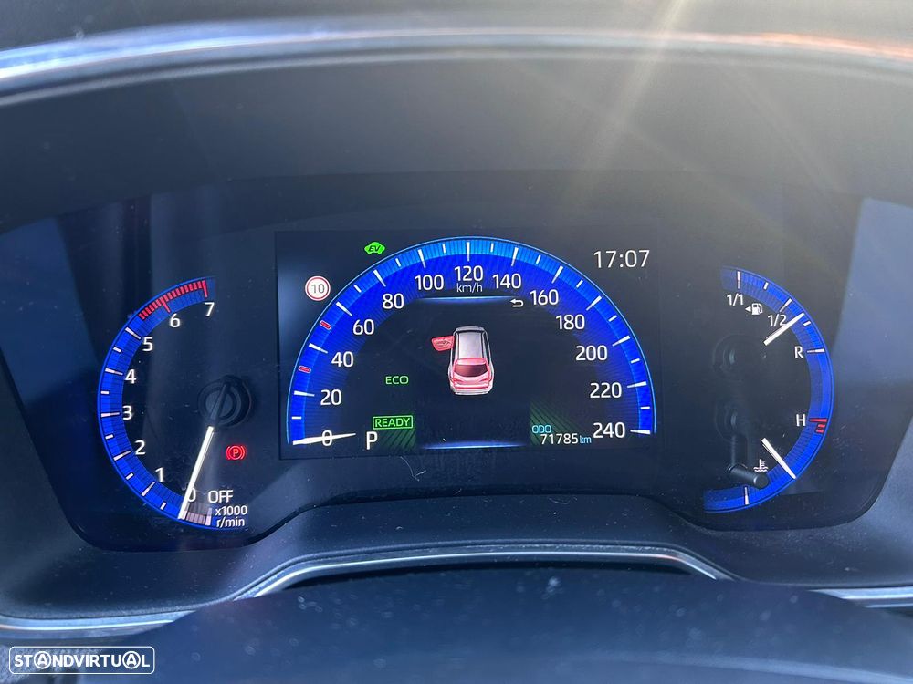 Toyota Corolla Touring Sports - 8