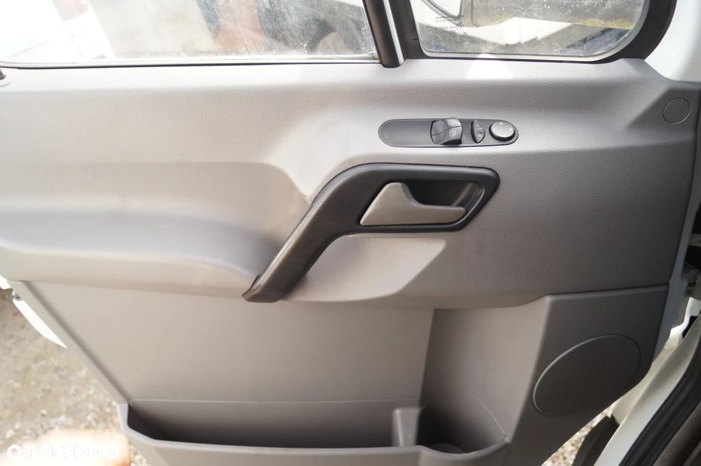 Mercedes-Benz Sprinter - 19