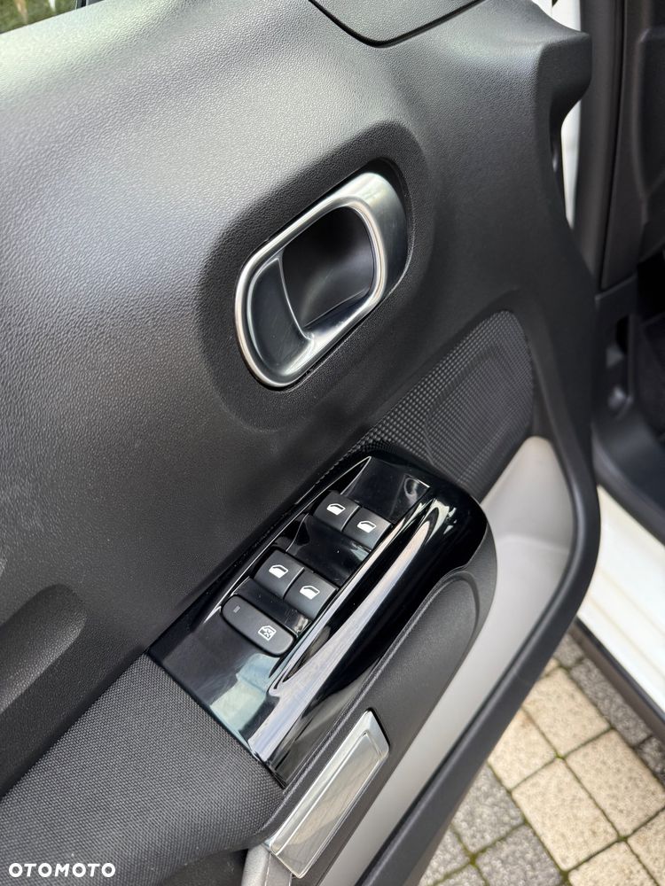 Citroën C3 Pure Tech 82 SHINE - 21