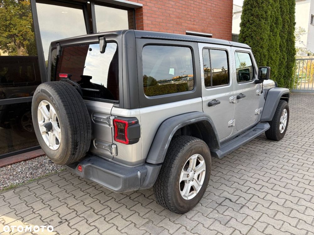 Jeep Wrangler - 3