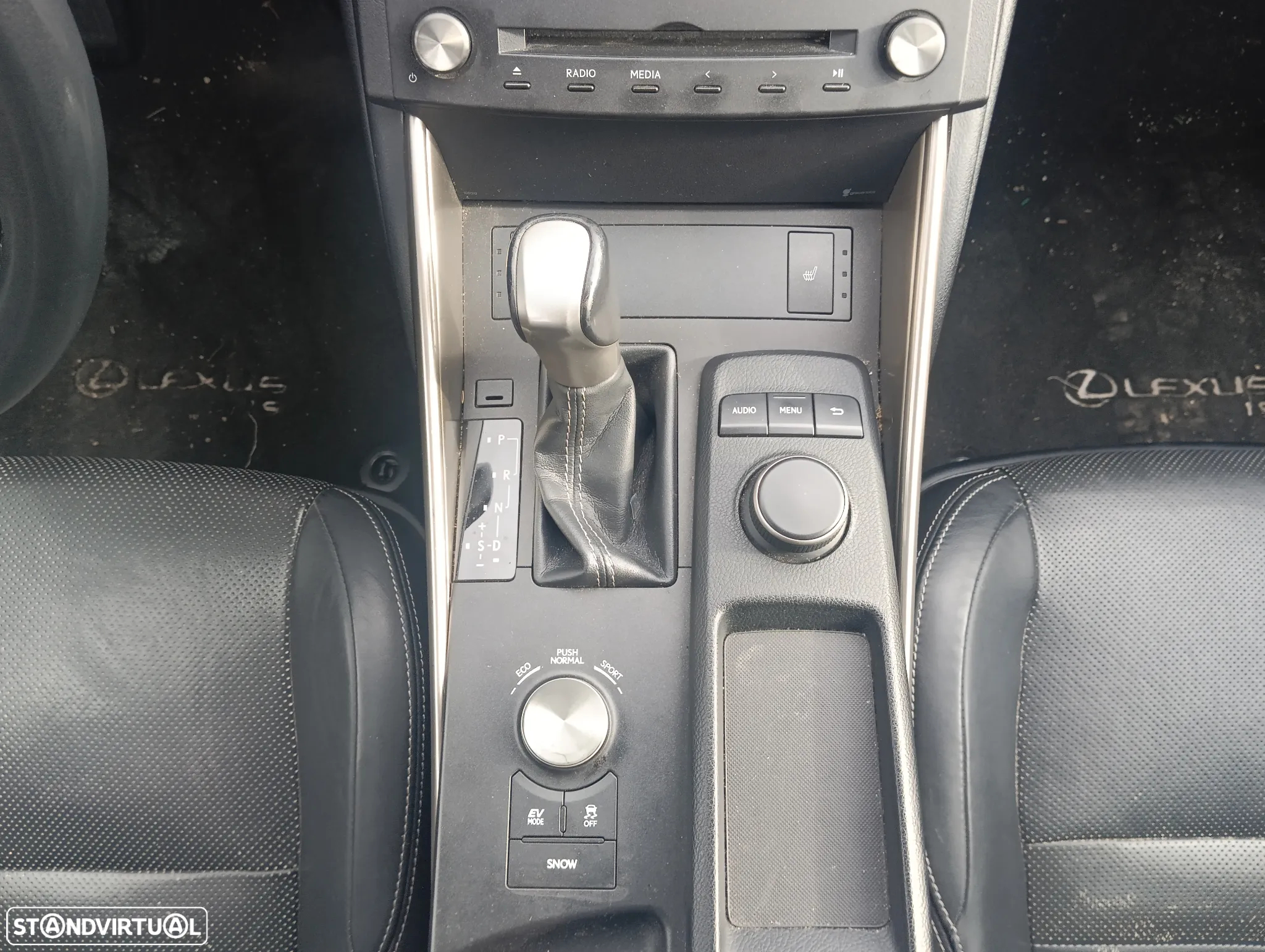 Lexus IS 300H Executive+ - 7