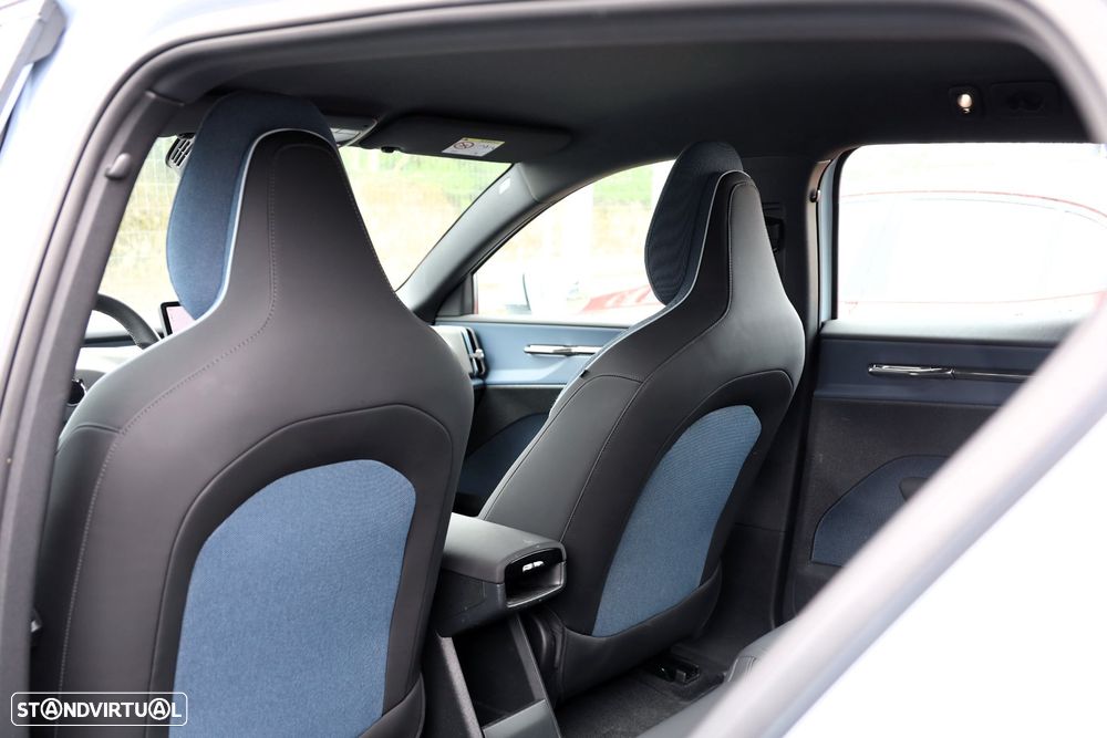 Volvo EX30 69 kWh Single Motor Extended Range Core - 10