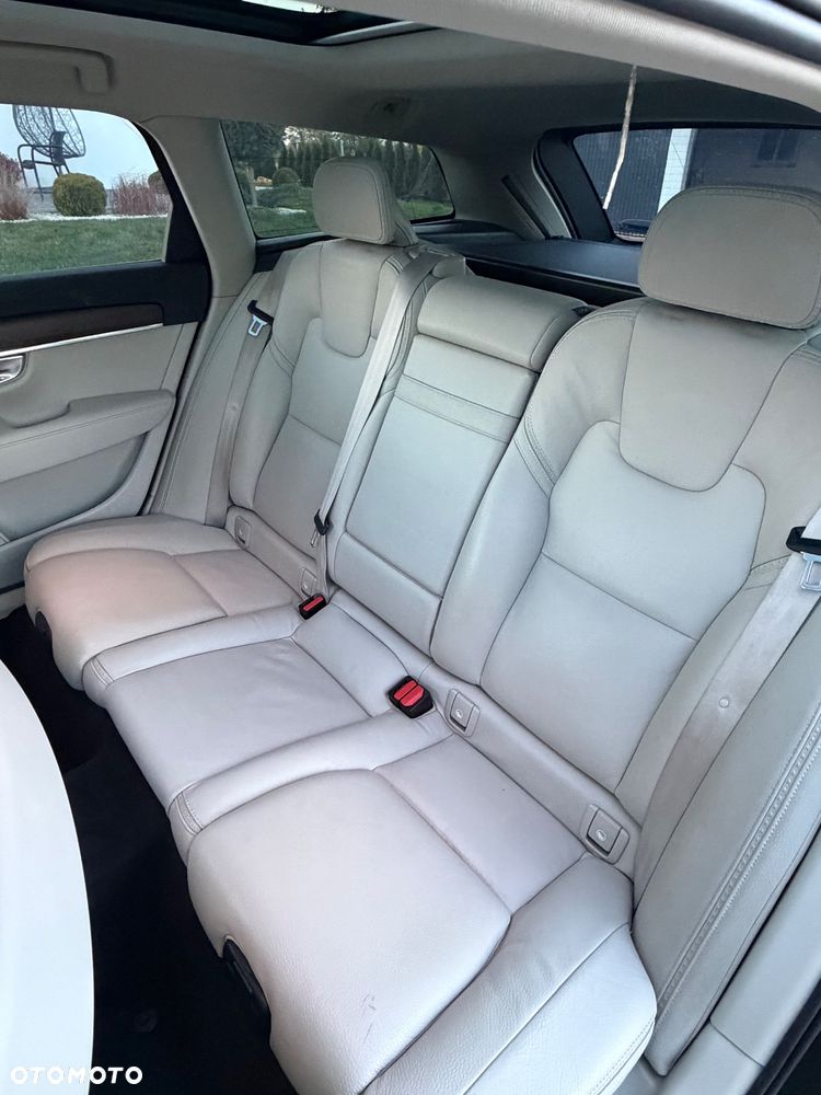 Volvo V90 Cross Country T6 AWD - 17