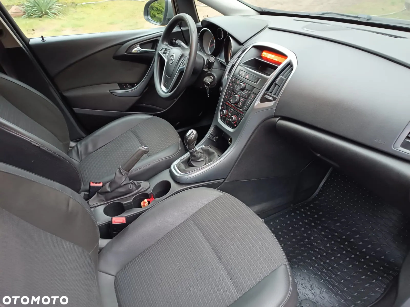 Opel Astra IV 1.4 T Cosmo - 16