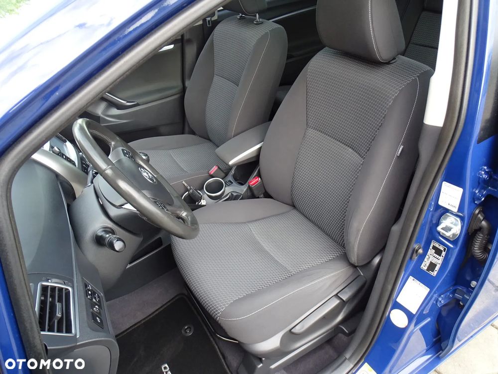 Toyota Verso 1.6 D-4D Prestige - 19