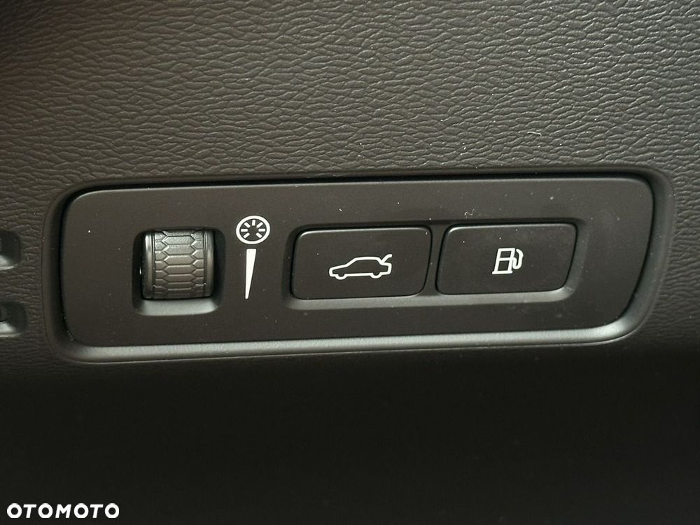 Volvo XC 40 T4 Recharge DKG Inscription Expression - 36