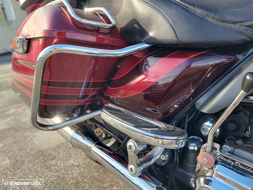 Harley-Davidson Road CVO Road Glide Ultra - 18