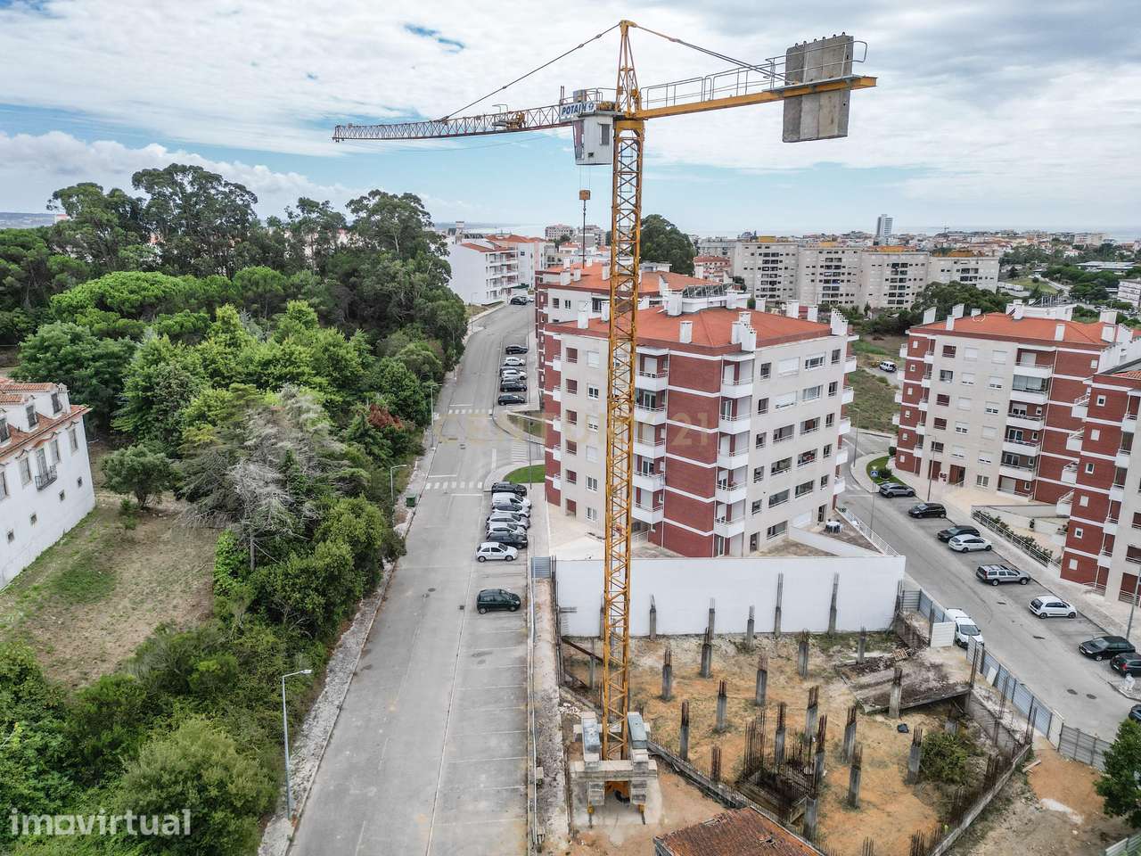Apartamento T2  com Churrasqueira, Terraço e 2 de Parqueamentos - Grande imagem: 4/32