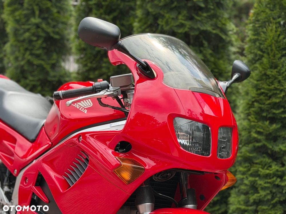 Honda VFR - 11