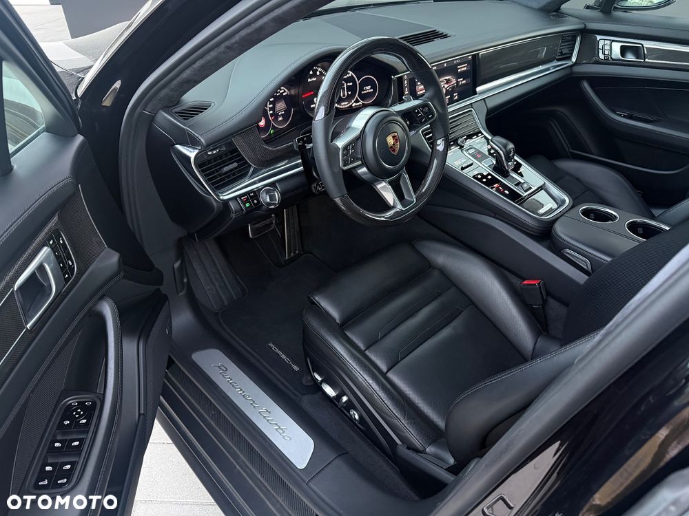 Porsche Panamera Turbo - 33