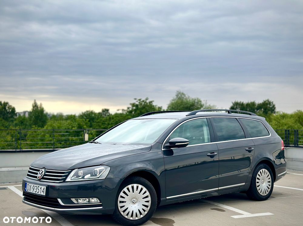 Volkswagen Passat 1.6 TDI DPF BlueMot Highline - 1