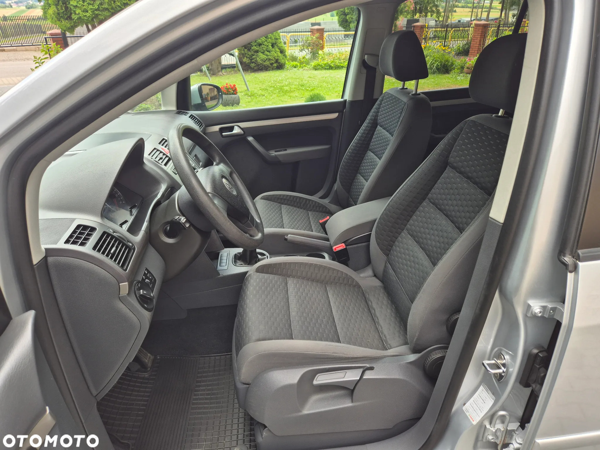 Volkswagen Touran 1.6 Conceptline - 20