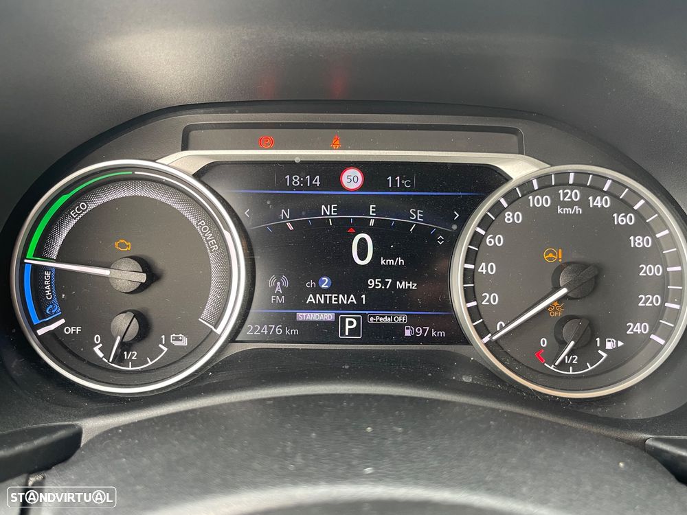 Nissan Juke 1.6 Hybrid N-Connecta Two Tone - 22