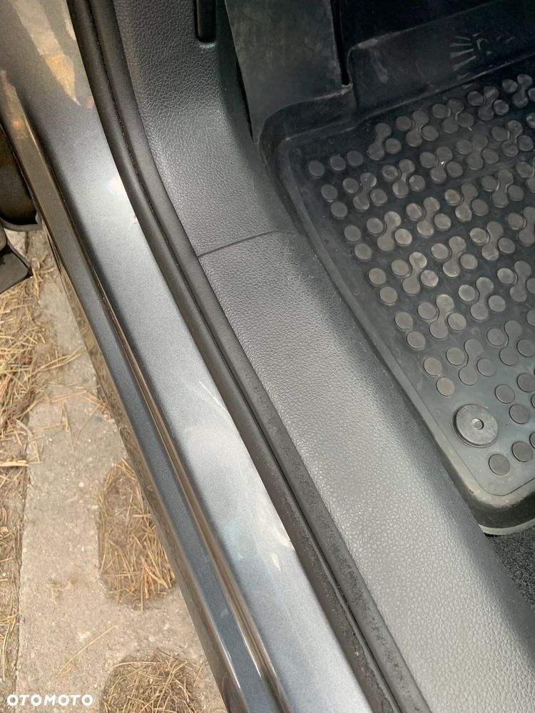 Volkswagen Sharan 2.0 TDI 4Motion BlueMotion Technology Comfortline - 29