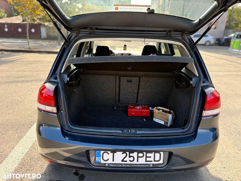 Volkswagen Golf - 8