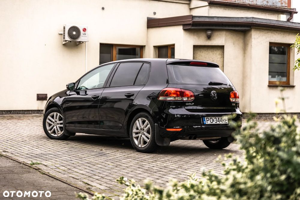 Volkswagen Golf - 6