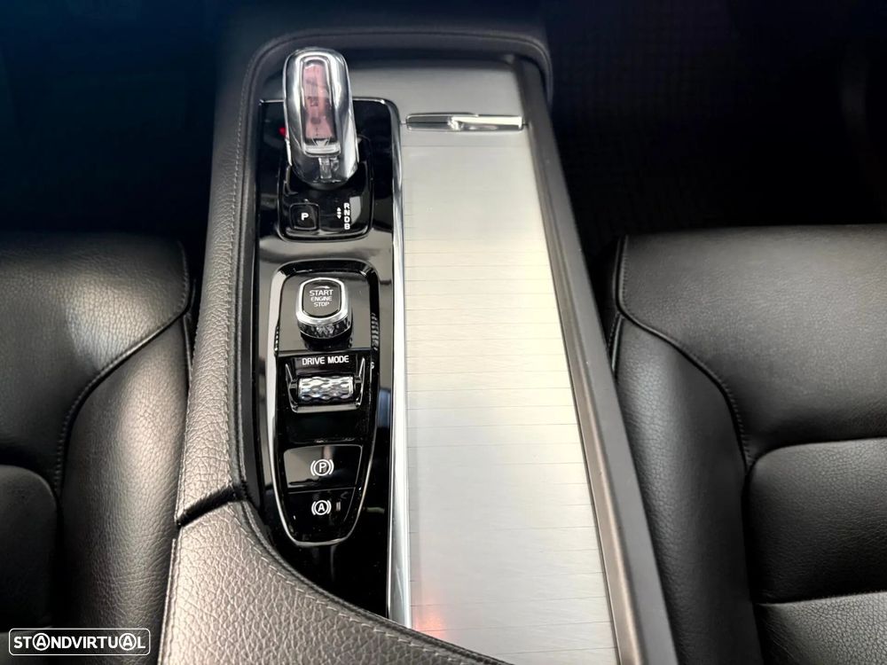 Volvo XC 90 2.0 T8 PHEV Excellence AWD - 24