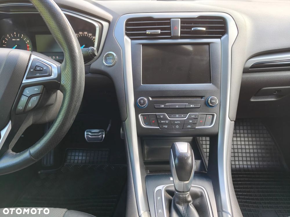 Ford Mondeo 2.0 EcoBoost Titanium X - 29