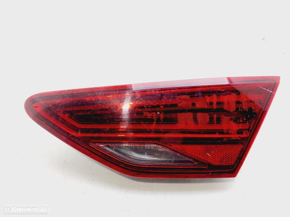 FAROLIM TRASEIRO DIREITO INTERIOR SEAT LEON - 1