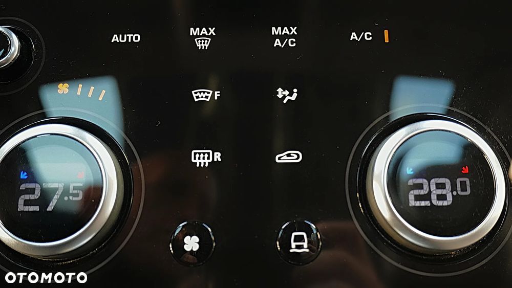 Land Rover Discovery Sport 2.0 P200 mHEV SE - 27