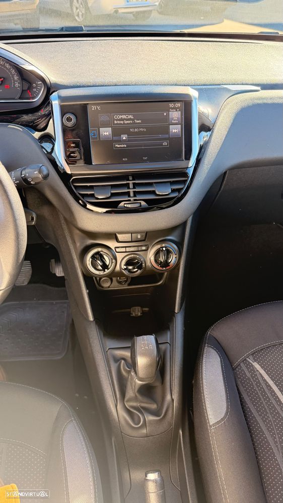 Peugeot 208 1.2 PureTech Style - 5