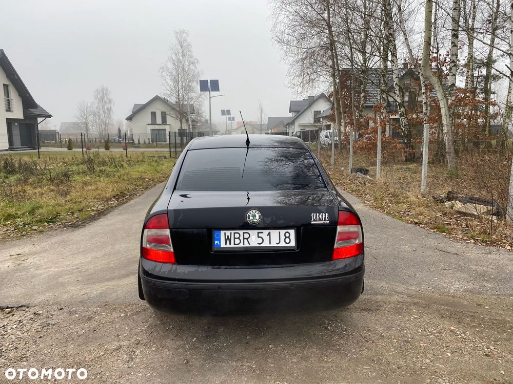 Skoda Superb 2.0 TDI Active - 28