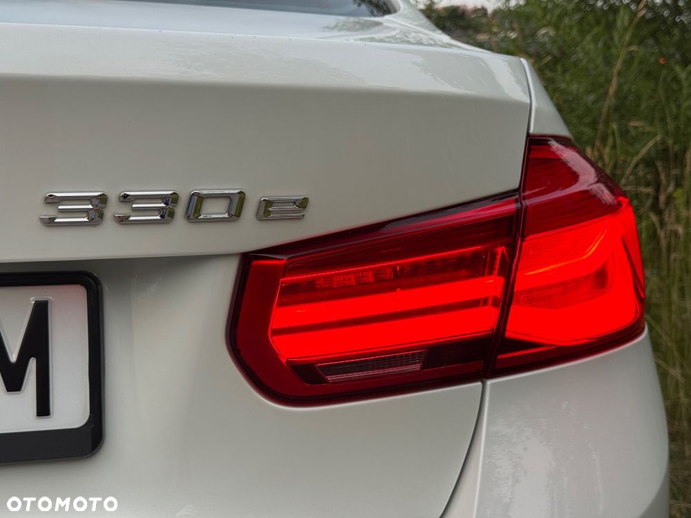 BMW Seria 3 330e iPerformance Luxury Line - 21