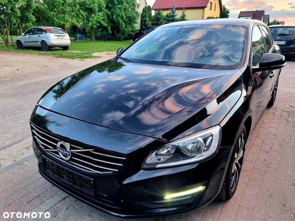 Volvo V60 D2 Drive-E Momentum - 4