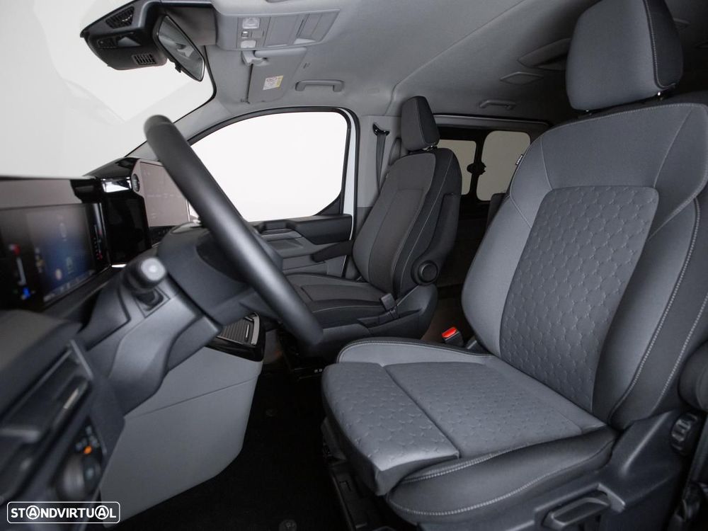 Ford Tourneo Custom — fotografia 7