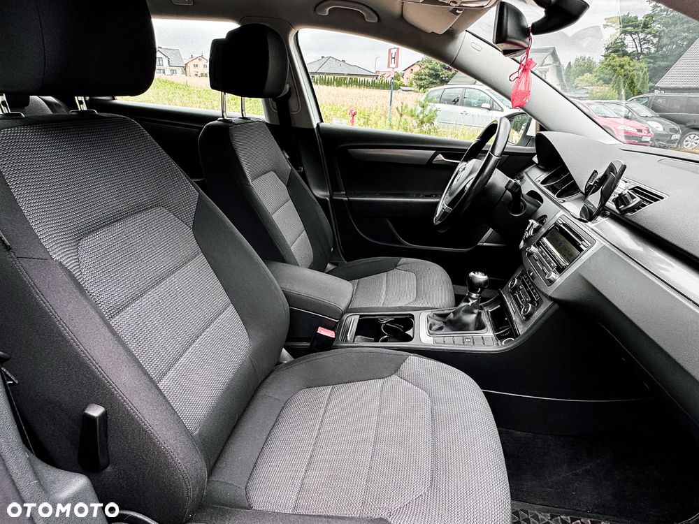 Volkswagen Passat 2.0 TDI BlueMotion Technology Comfortline - 26