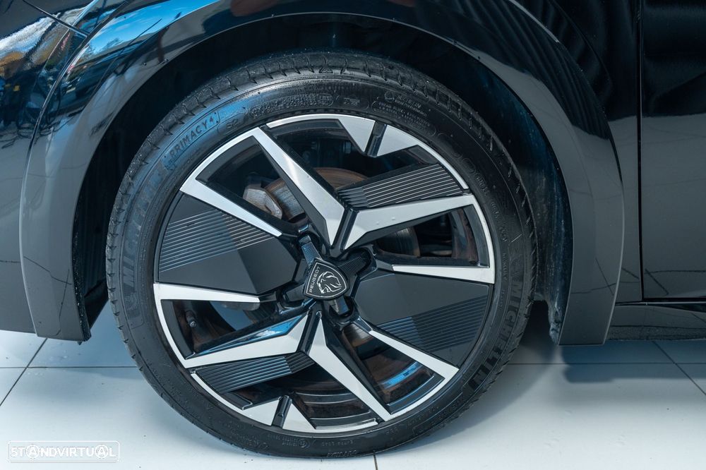 Peugeot 208 1.2 Hybrid GT e-DCS6 - 48