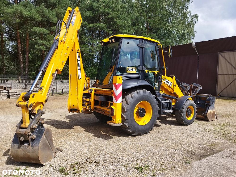 JCB 3CX , Caterpillar CAT 427F, JCB 3CX - 28