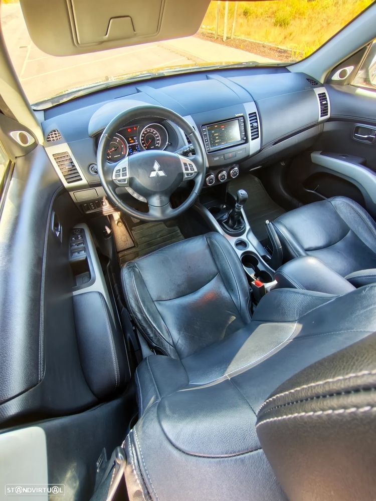 Mitsubishi Outlander 2.2 DI-D Instyle - 13