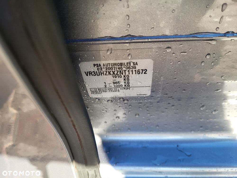 Peugeot 208 - 18
